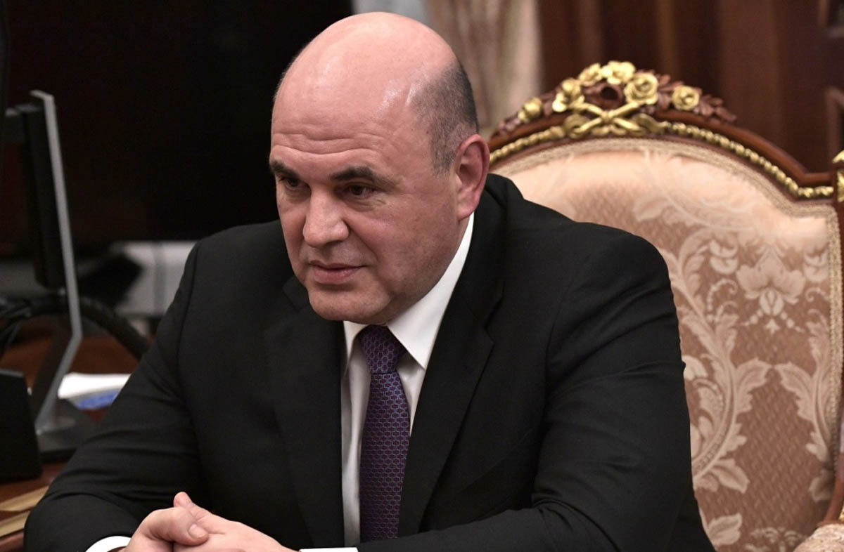 Михаил Мишустин поручил помочь россиянам за границей